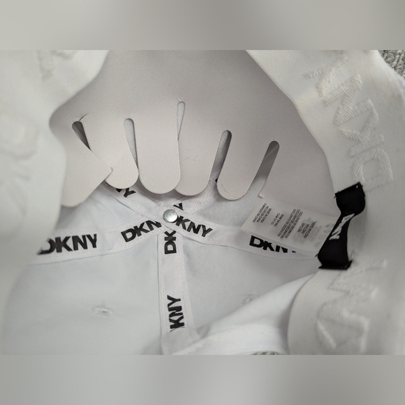 NWOT DKNY Women's White Baseball Cap/Hat With Silver Mettalic Raised Logo - Picture 5 of 6